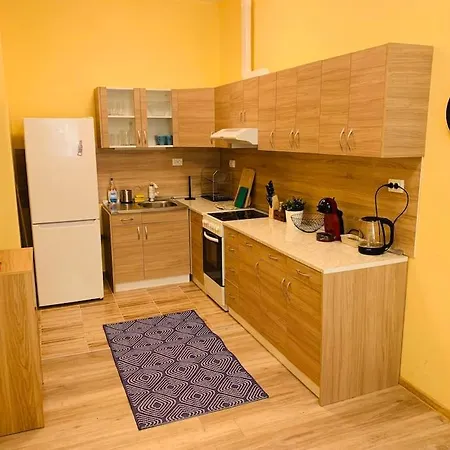 Apartman Spacious Retreat With Terrace And Garden Szófia