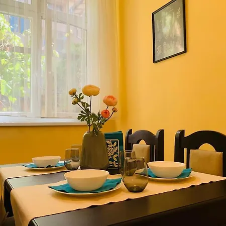 Spacious Retreat With Terrace And Garden Sofia